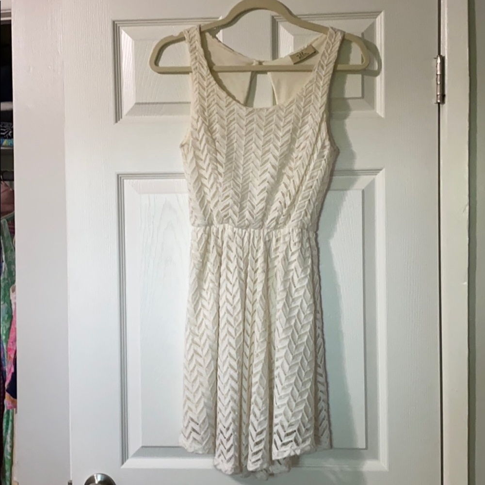 White Lace Open Back Sleeveless Dress